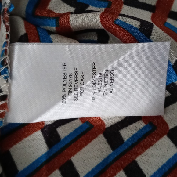 💙T Tahari💙 - Geometric Top - Picture 13 of 16